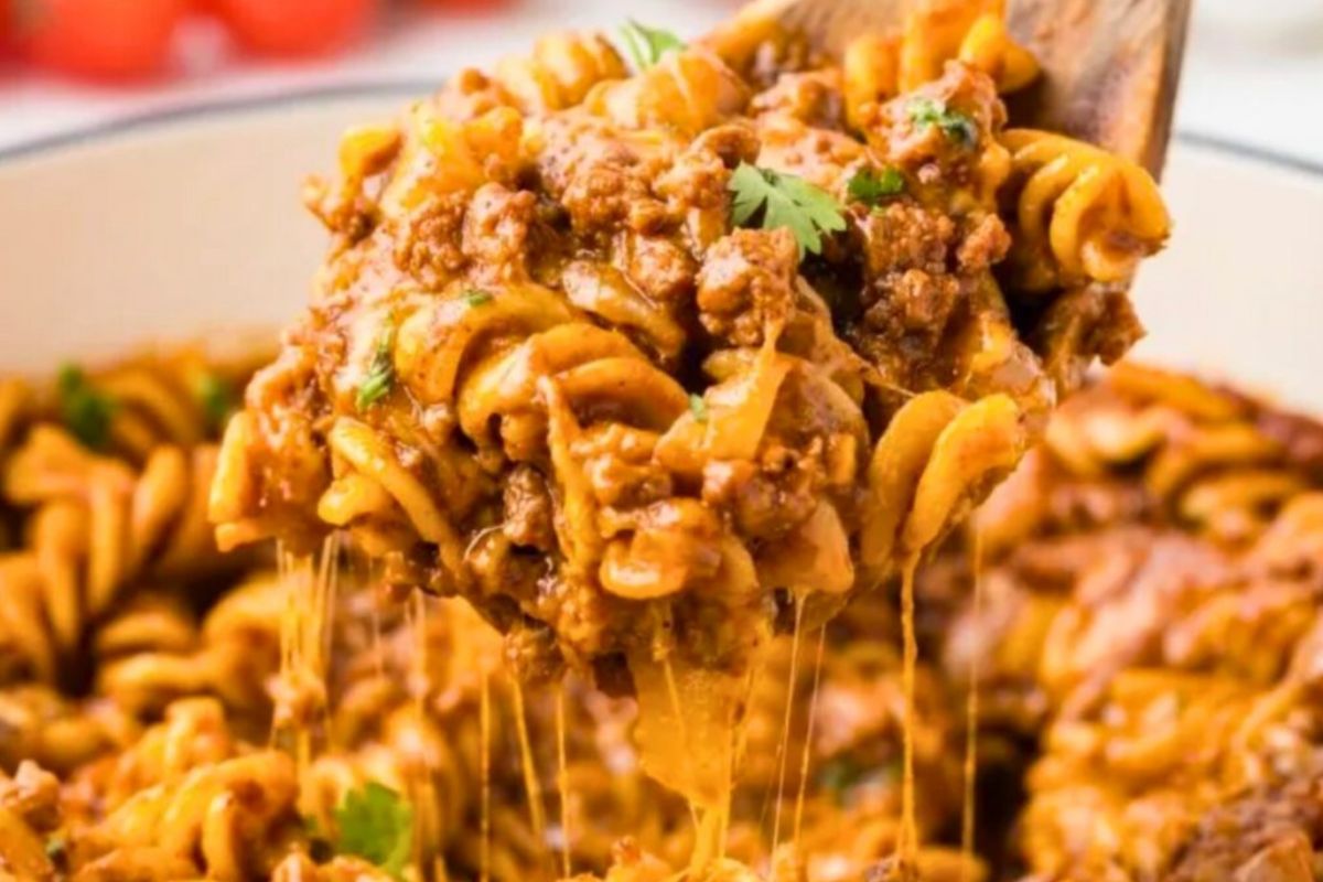 Beef Enchilada Pasta (One Pan Meal)