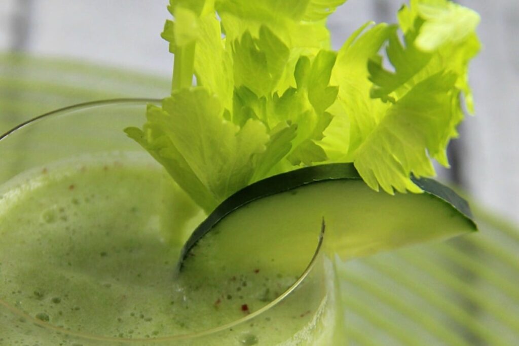 CUCUMBER AND GINGER SMOOTHIE RECIPE