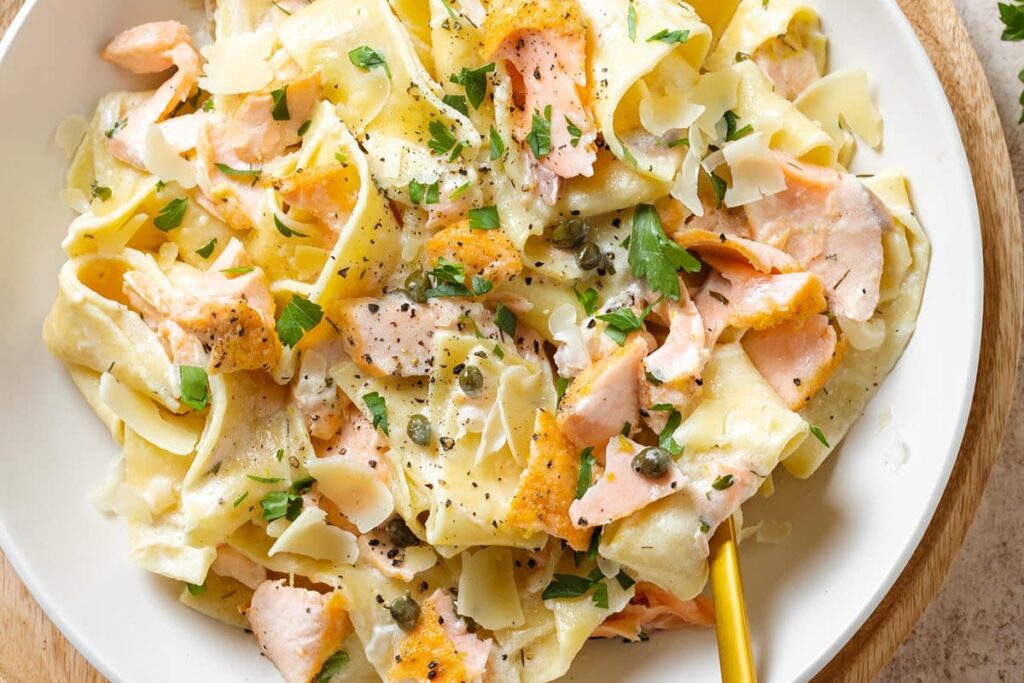 Yummy Creme Fraiche Salmon Pasta