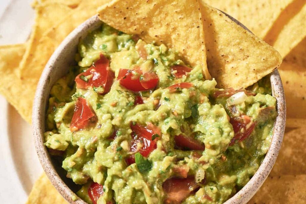 Easy 4-Ingredient Guacamole Recipe 