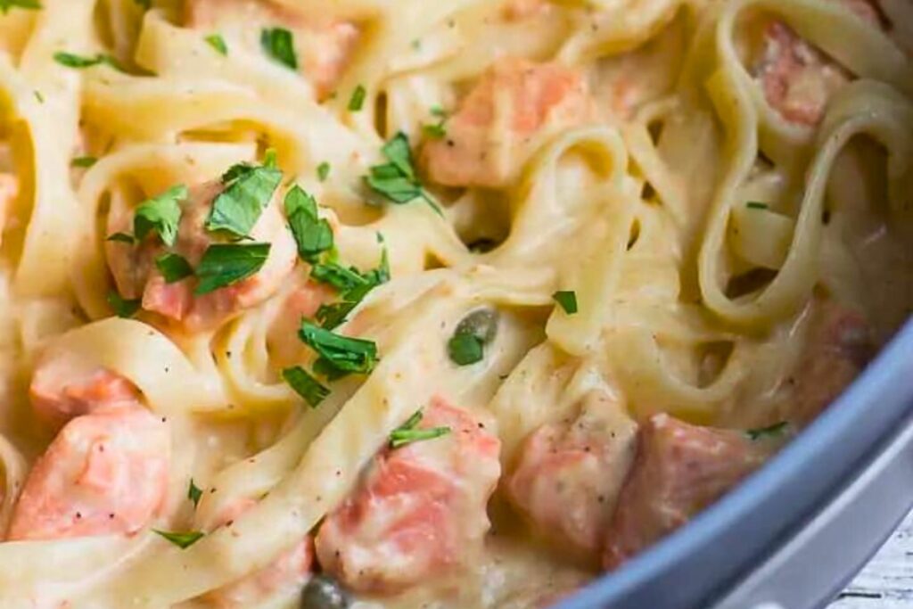 Easy Creamy Salmon Pasta