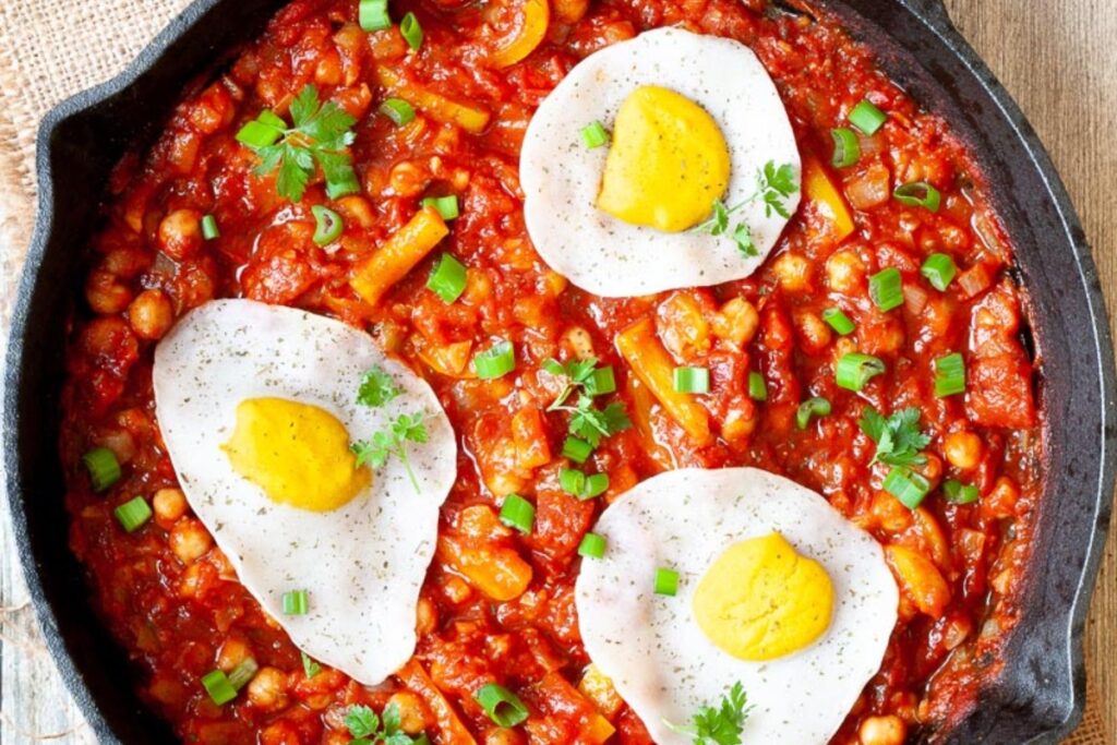 A pan of One-Pot Vegan Chickpea Shakshuka
