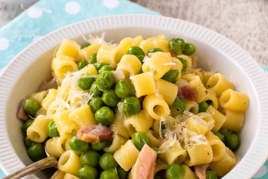 A bowl of Pasta and Peas