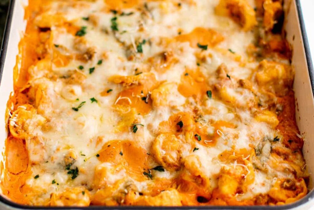 Mouthwatering Tortellini Bake Casserole