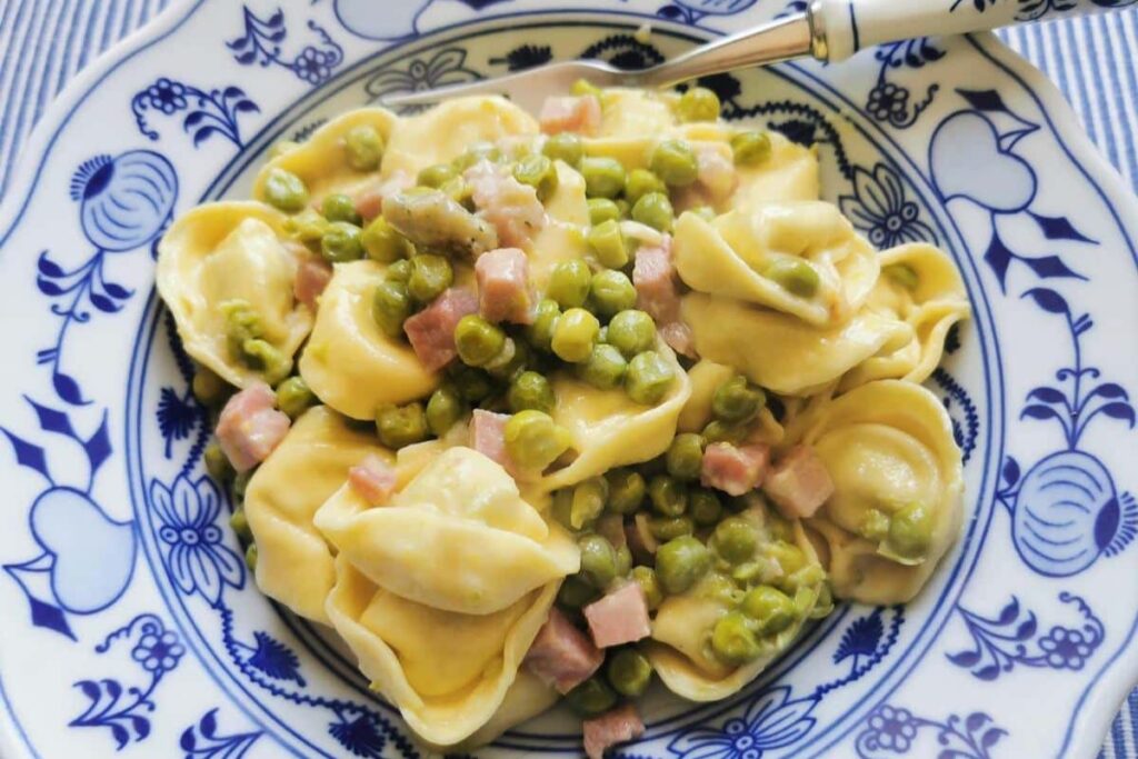 A Tortellini with Ham and Peas dish