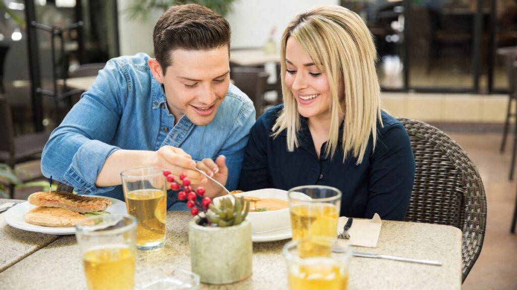 couple sharing food