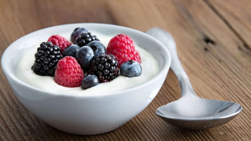 yogurt with berries