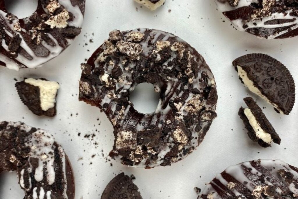 Baked Chocolate Oreo Donuts 