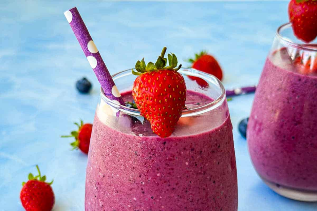 Easy Mixed Berry Smoothie Recipe (Healthy Drink) 