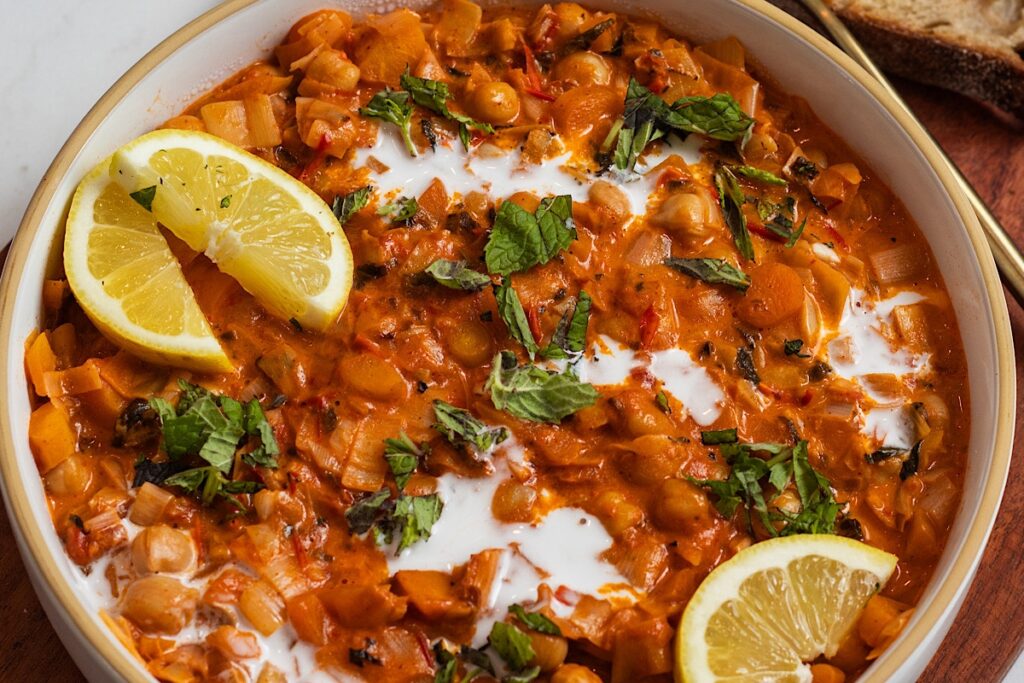 Harissa Chickpea Skillet with Leeks and Carrots (vegan)