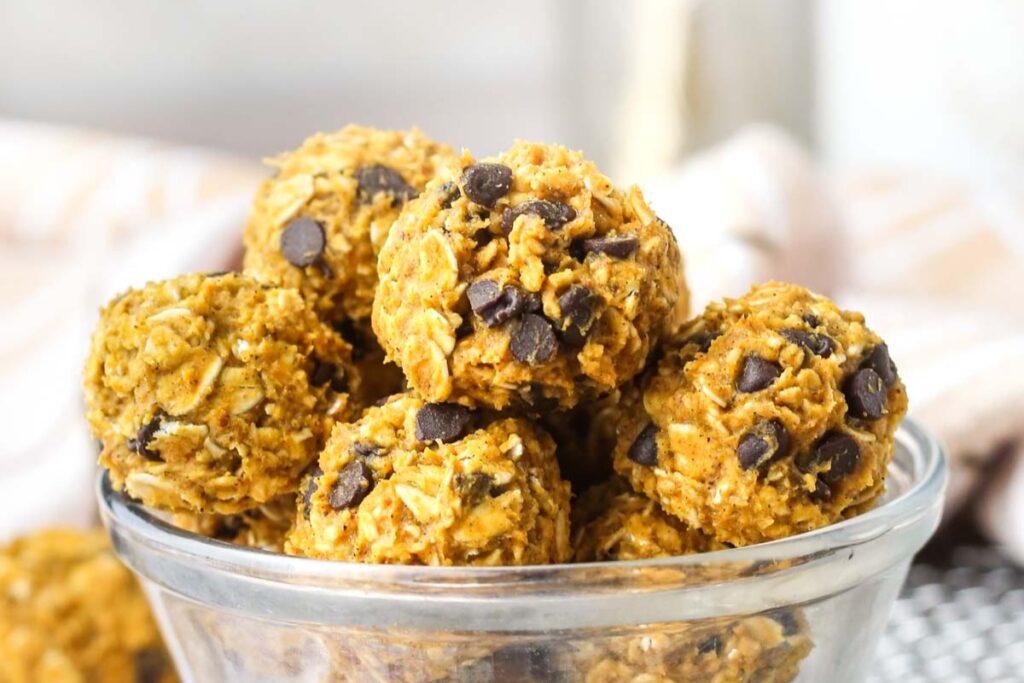 Healthy Pumpkin Protein Balls (No Bake)