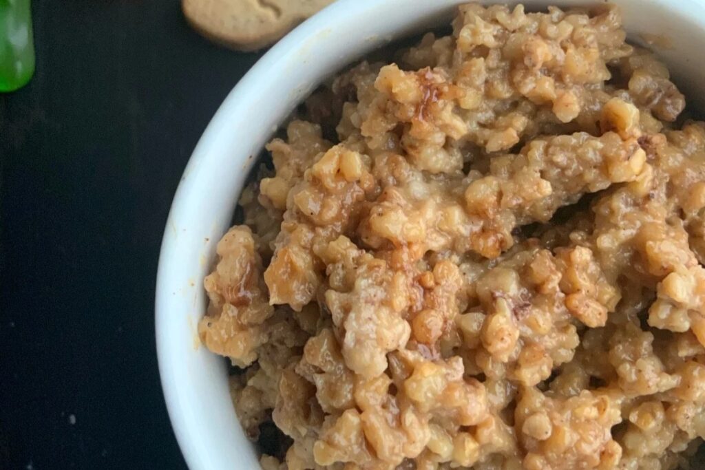 Lazy Gingerbread Cookie Overnight Oatmeal Recipe