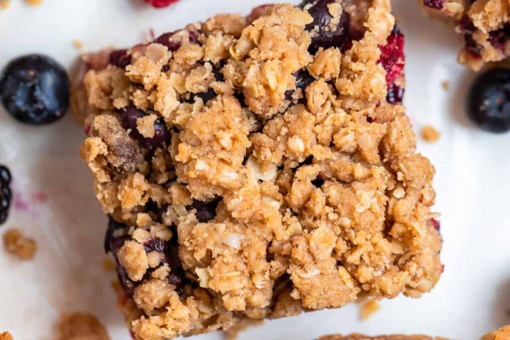 MIXED BERRY CRUMBLE BARS