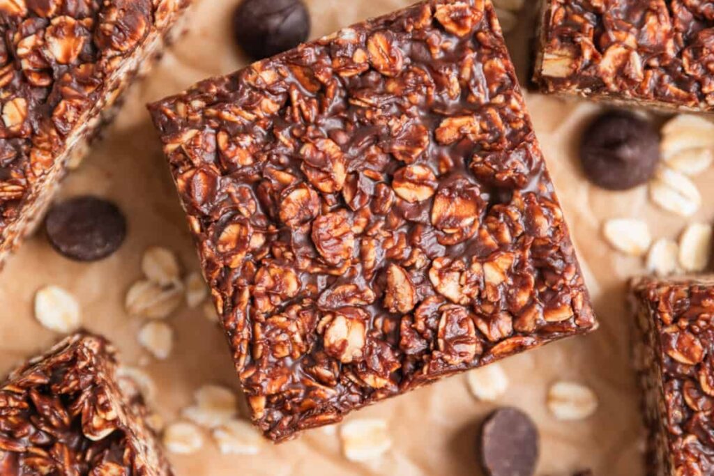 NO BAKE PEANUT BUTTER CHOCOLATE OATMEAL BARS 