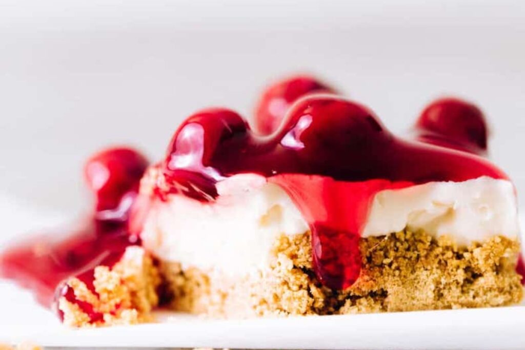 No-Bake Cherry Cheesecake Bars