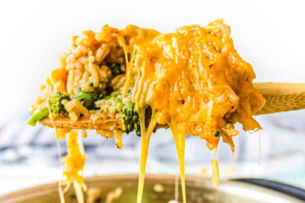 One Pot Cheesy Chicken Broccoli Rice