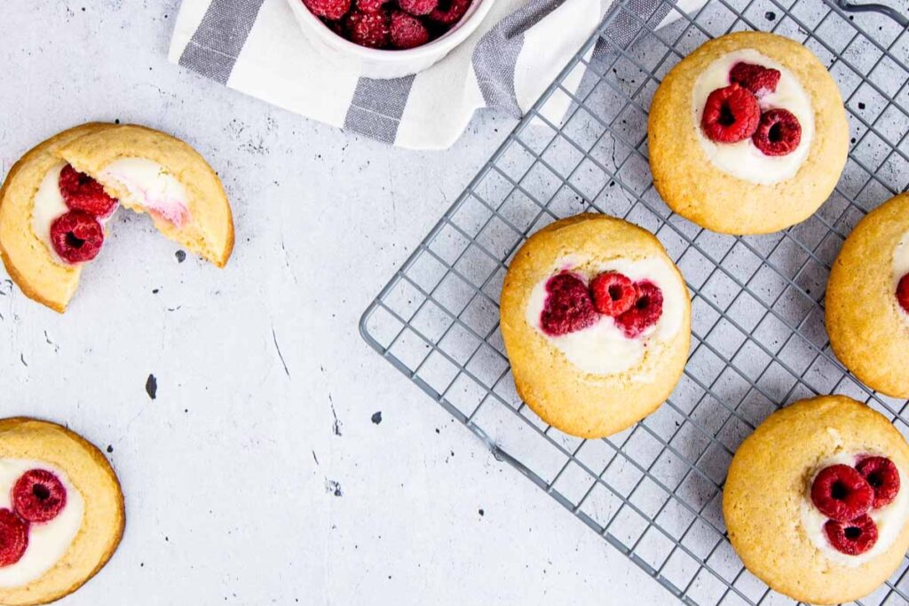 Raspberry Cheesecake Cookies
