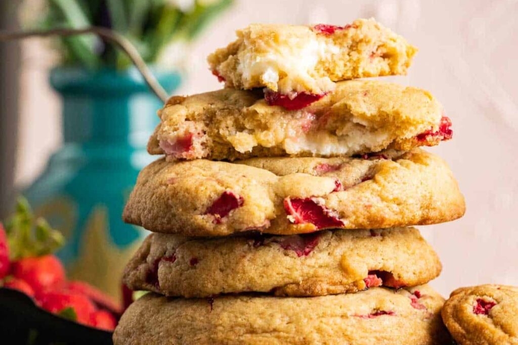 Strawberry Cheesecake Cookies