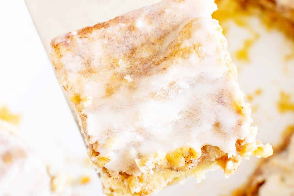 The Best Old Fashioned Honeybun Cake Recipe