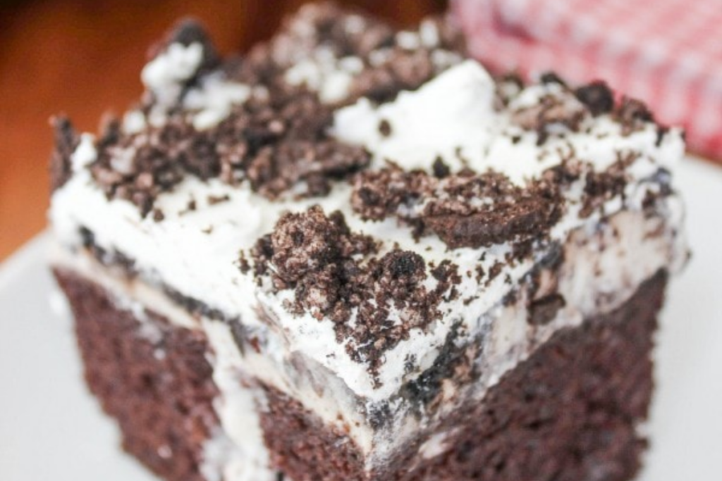 Ultimate Oreo Poke Cake 