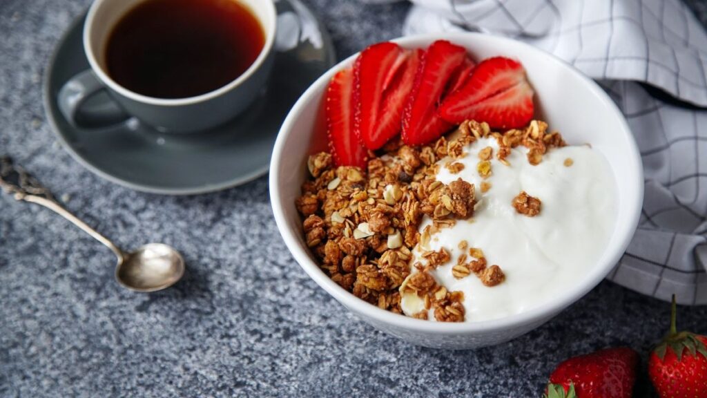 yogurt with berries