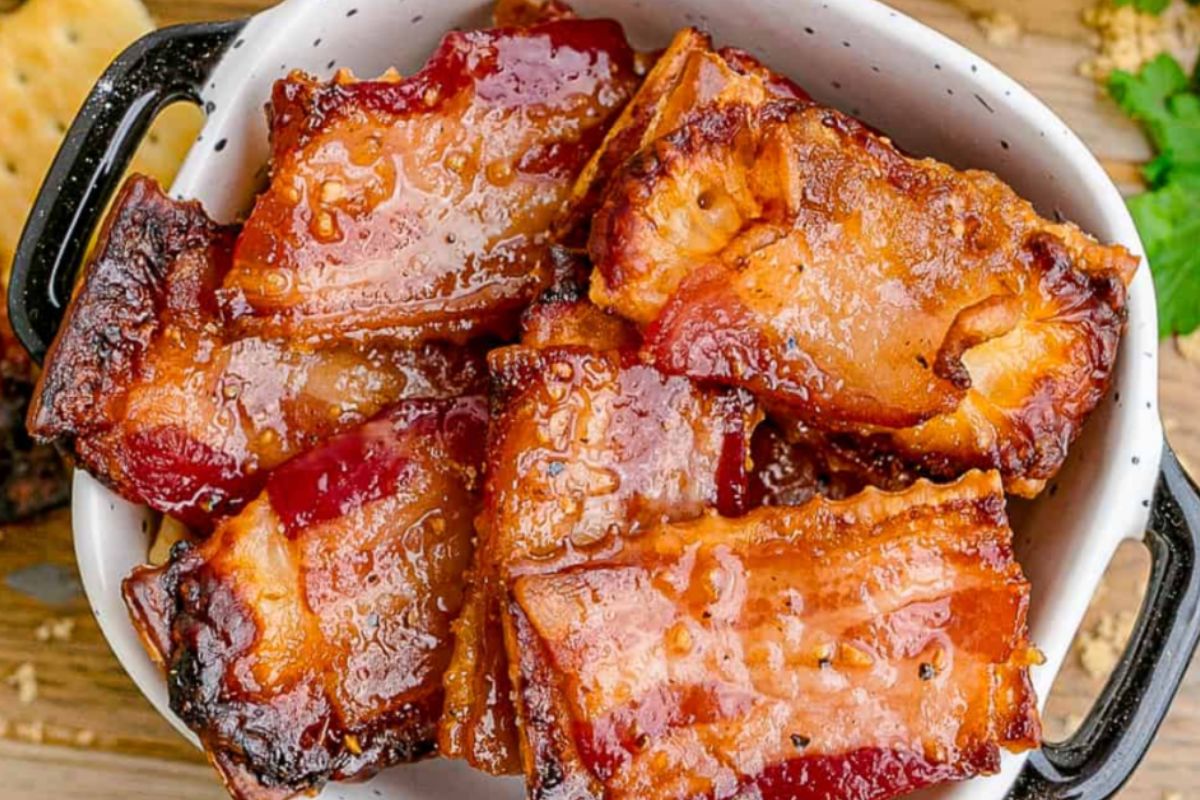 a dish of bacon crackers