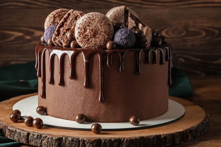 Cakes That Wow: Impress Your Guests with These 15 Recipes