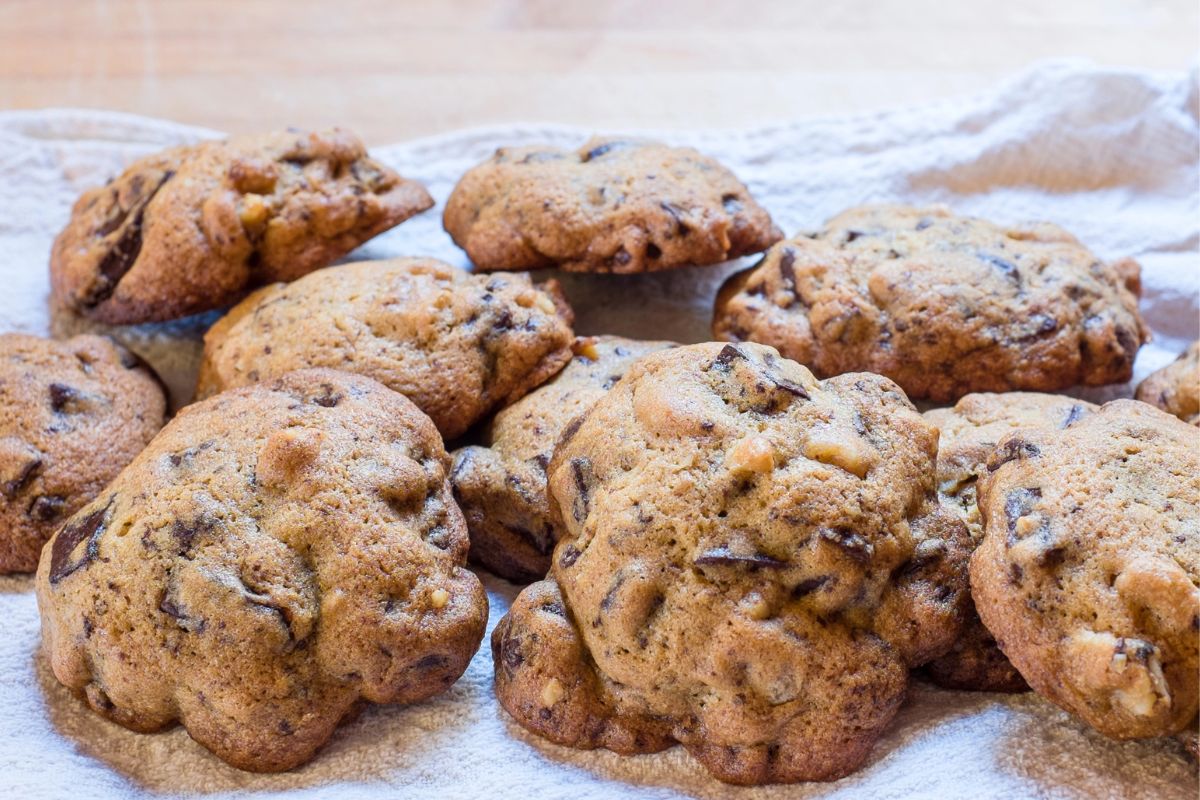 chocolate chip cookies