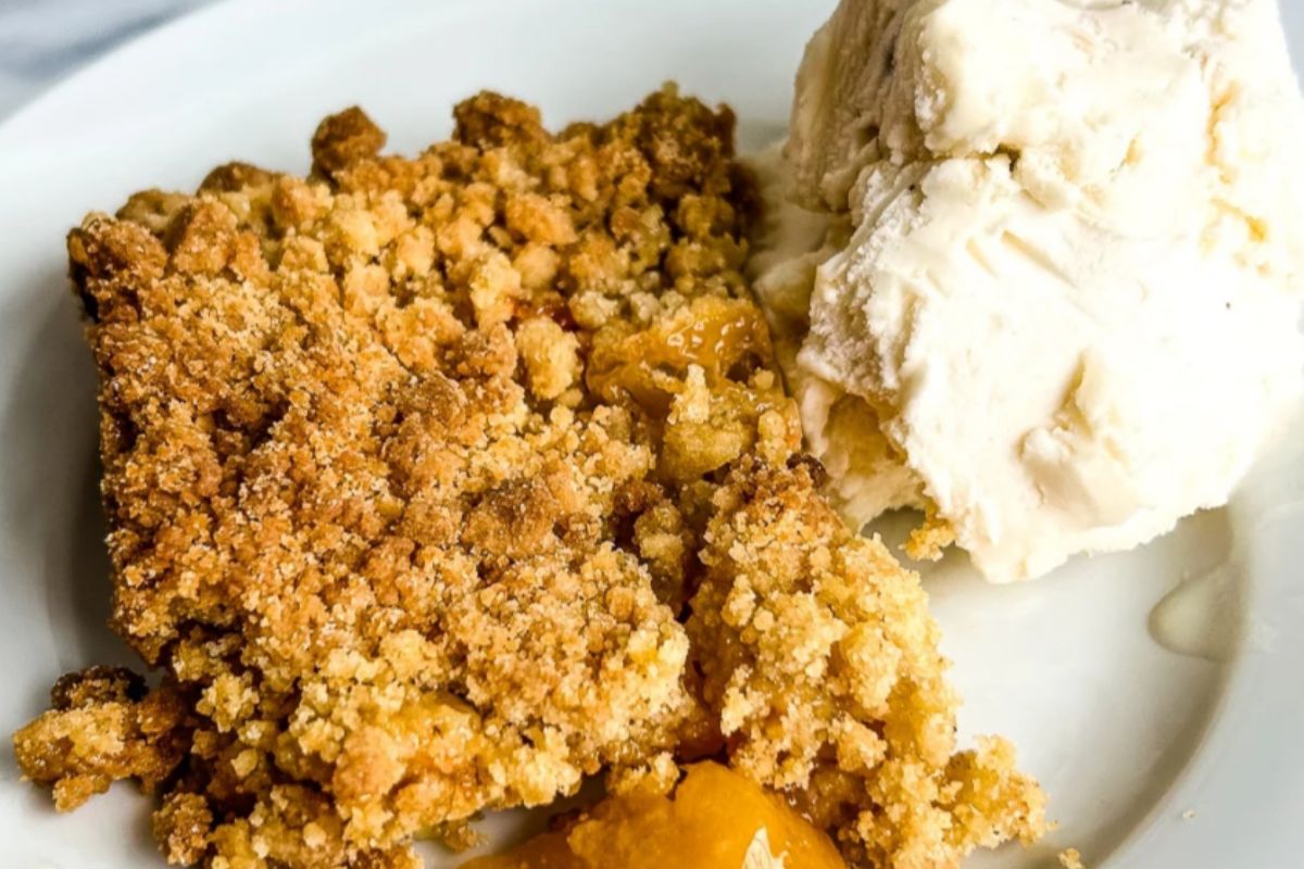 Peach cobbler and ice cream