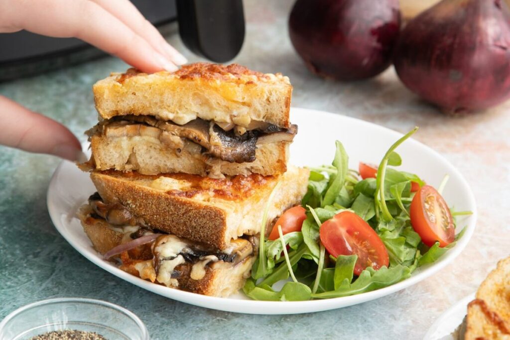 Air Fryer Cheese And Mushroom Toastie 