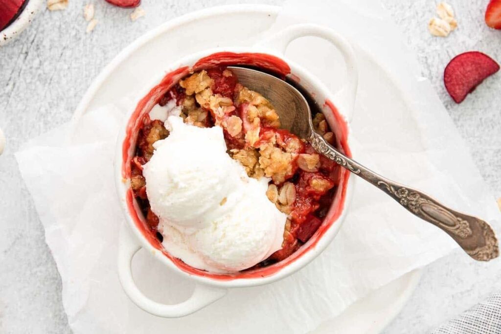 Apple Strawberry Crisp
