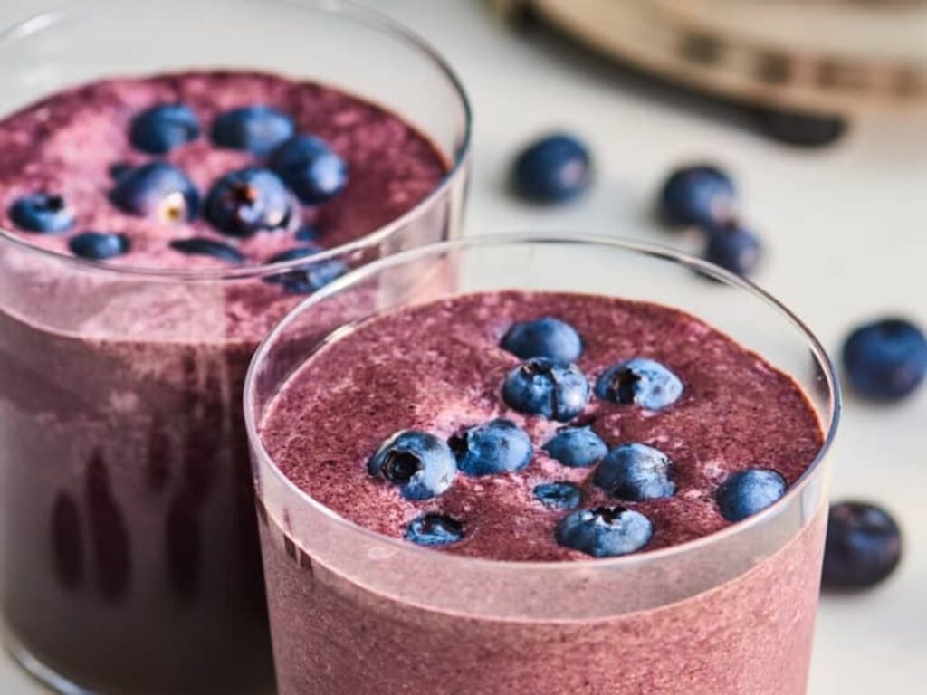 Avocado and Berry Smoothie