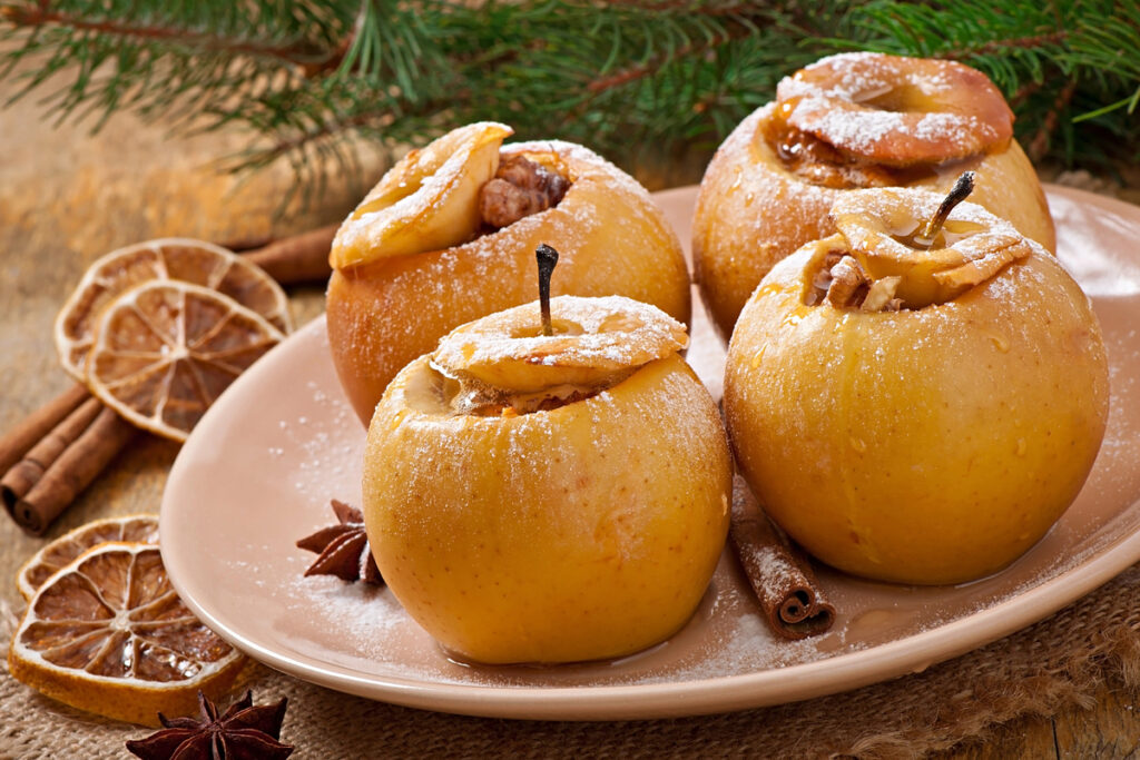 Baked apples with honey and nuts 