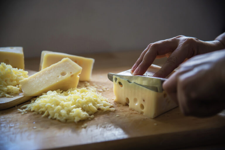 The Ultimate List: 15 Must-Try Cheeses from France