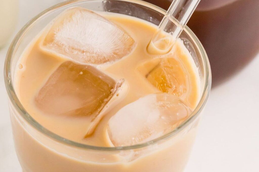 Easy Starbucks Iced Chai Tea Latte Recipe (Copycat) 