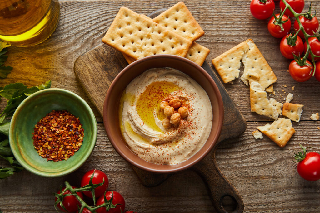 Hummus and Crackers