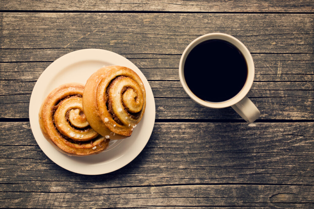 Cinnamon buns and coffee