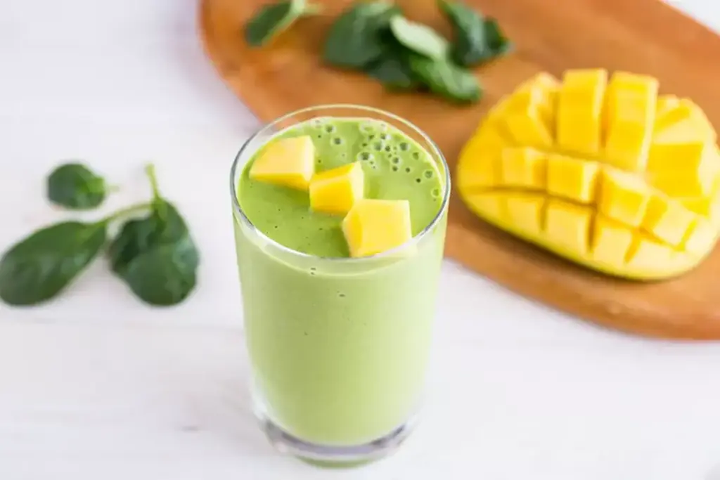 Mango and Spinach Smoothie