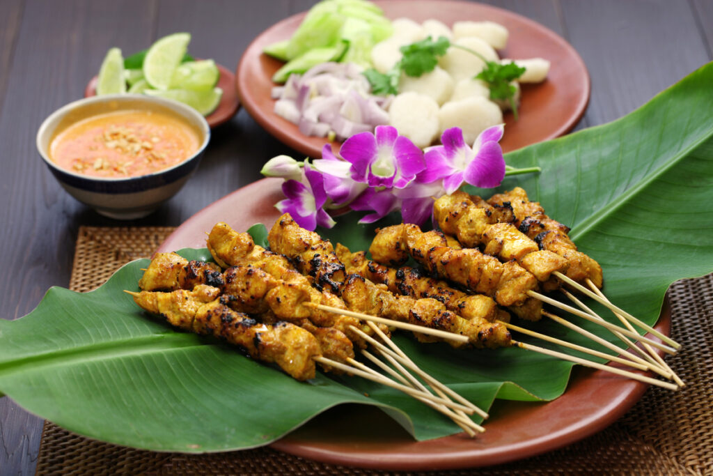 Chicken satay with peanut sauce