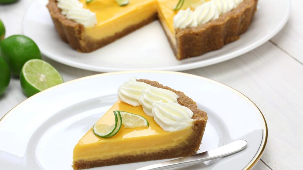 key lime pie and slice