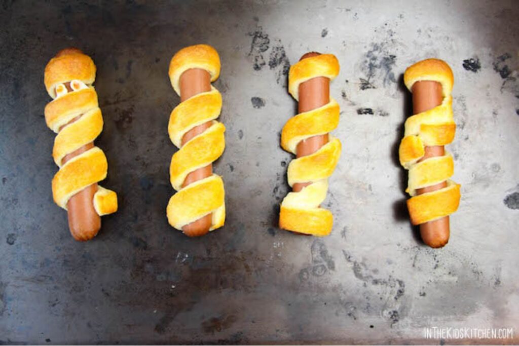 Easy Mummy Hot Dogs