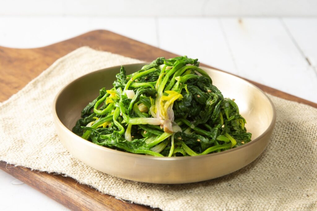  Korean food Seasoned Spinach