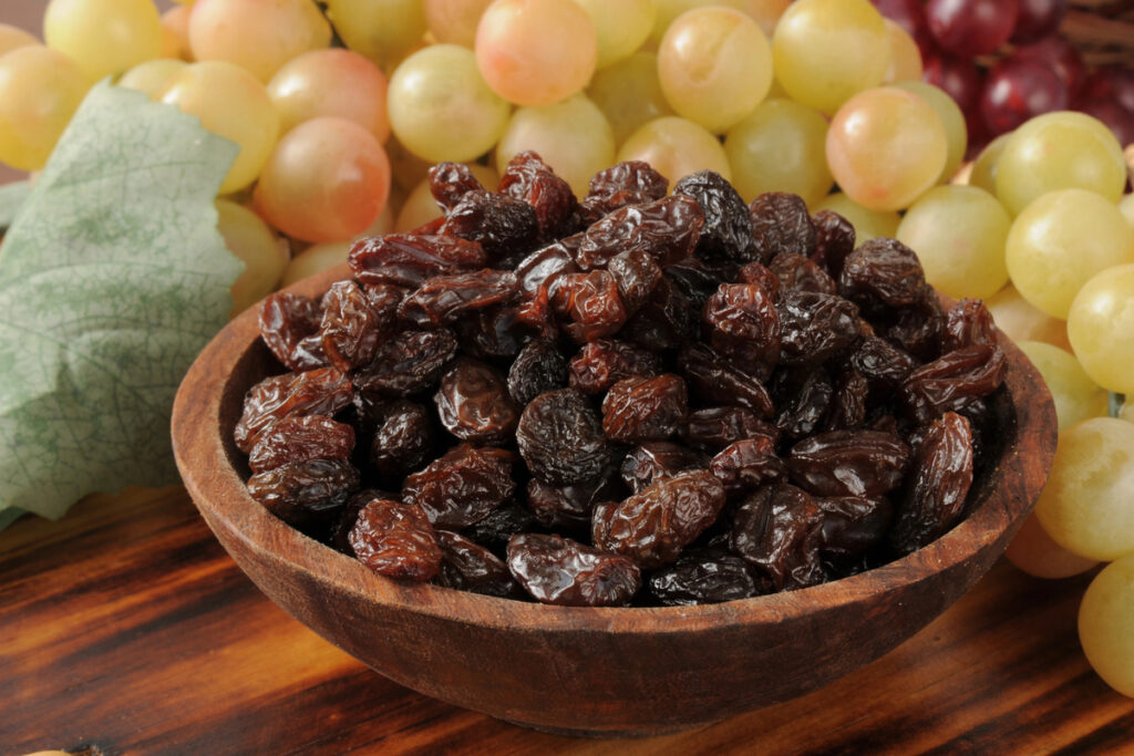 Bowl of raisins