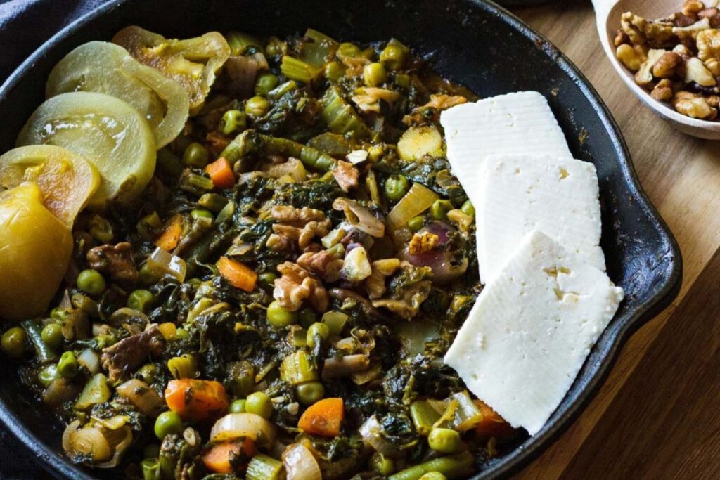 Skillet With Spinach And Lots Of Vegetables