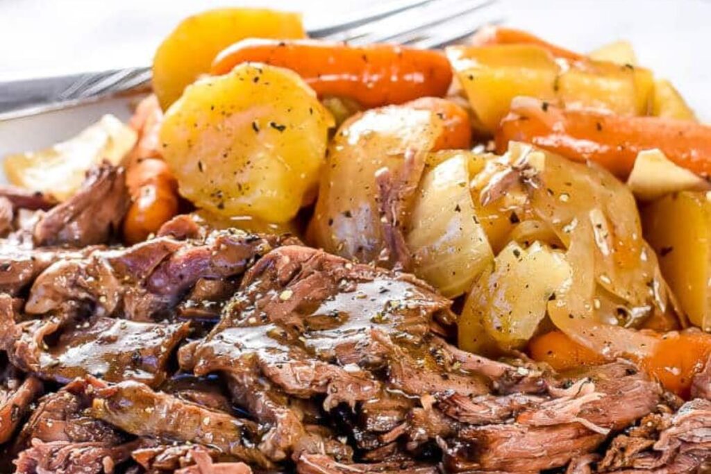 Tender Slow Cooker Chuck Roast (Crockpot Recipe)