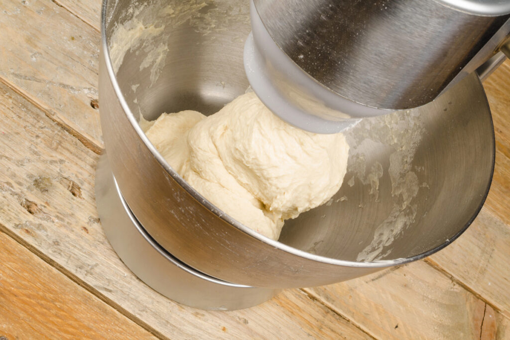 Kneading dough with a domestic food processor