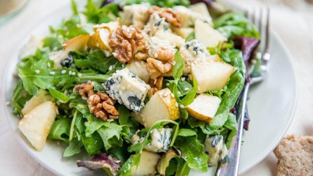 Pear and Walnut Salad with Blue Cheese