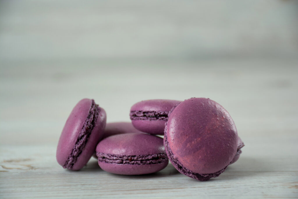 Sweet violet french macaroons