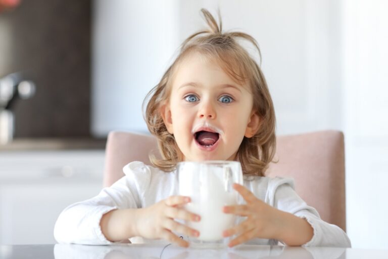 15 Tasty Ingredients to Encourage Your Kids to Drink Milk