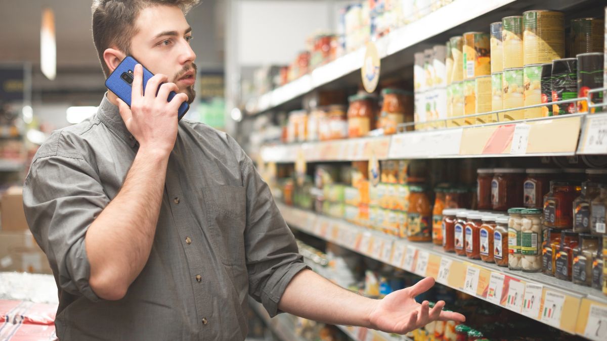 15 Grocery Store Behaviors That Are Considered Rude - Blues Best Life